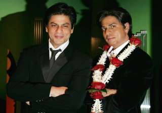 srk to erect 10 feet tall replica outside mannat... srk to erect 10 feet tall replica outside mannat...