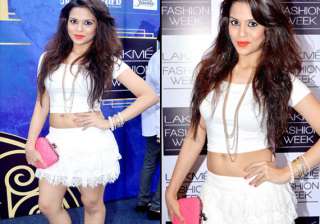 sana saeed s fashion faux pas at lfw 2013 view... sana saeed s fashion faux pas at lfw 2013 view...