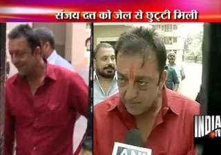 sanjay dutt out of yerawada jail for 14 days on... sanjay dutt out of yerawada jail for 14 days on...