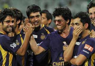 shah rukh khan s flight delayed eden garden... shah rukh khan s flight delayed eden garden...