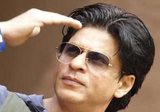 shah rukh unwell catching up on movies on telly -... shah rukh unwell catching up on movies on telly -...