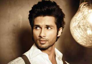 shahid kapoor and dedh ishqiya director to work... shahid kapoor and dedh ishqiya director to work...