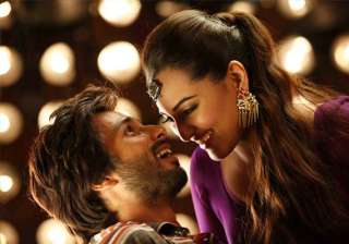 shahid kapoor the secret of sonakshi sinha s hot... shahid kapoor the secret of sonakshi sinha s hot...