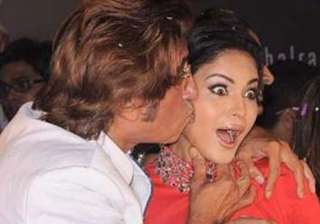 shakti kapoor kisses veena malik at music launch... shakti kapoor kisses veena malik at music launch...