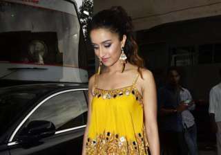 shraddha kapoor promotes ek villain despite being... shraddha kapoor promotes ek villain despite being...