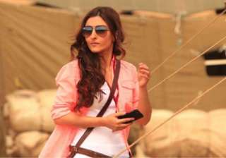 soha launches india s smallest 3d tv - India TV soha launches india s smallest 3d tv - India TV