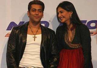 sonam kapoor finds salman khan hot - India TV sonam kapoor finds salman khan hot - India TV