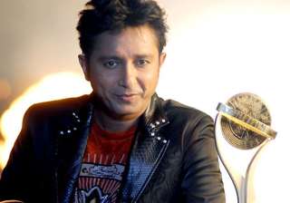 sukhwinder croons for rab mujhe pyaar ho gaya -... sukhwinder croons for rab mujhe pyaar ho gaya -...
