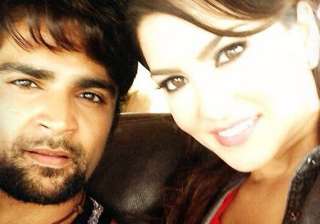 sunny leone bares all in sachin joshi in jackpot... sunny leone bares all in sachin joshi in jackpot...