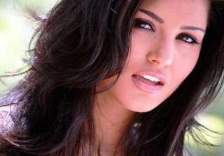 sunny leone to speak in hindi pathshala in... sunny leone to speak in hindi pathshala in...