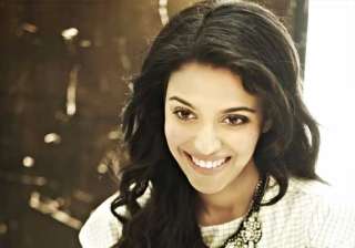 swara bhaskar to play mother to 13 year old girl... swara bhaskar to play mother to 13 year old girl...