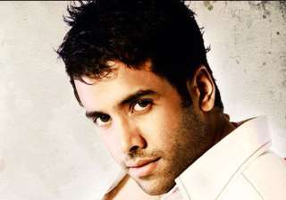 tusshar not jealous of ajay devgn hopes... tusshar not jealous of ajay devgn hopes...