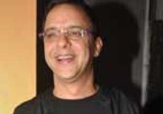 vidhu vinod chopra offers vacation to filmistaan... vidhu vinod chopra offers vacation to filmistaan...