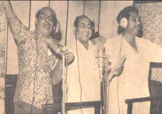 you listen to my songs i listen only to manna dey... you listen to my songs i listen only to manna dey...
