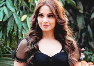 bipasha basu in trouble producer vashu bhagnani... bipasha basu in trouble producer vashu bhagnani...