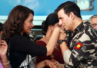 akshay sonakshi starrer holiday to go over rs.50... akshay sonakshi starrer holiday to go over rs.50...