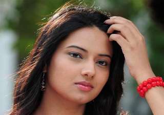 isha chawla naresh a comedian on off sets - India... isha chawla naresh a comedian on off sets - India...