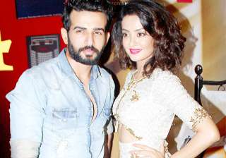 jay bhanushali surveen chawla gear up for extra... jay bhanushali surveen chawla gear up for extra...