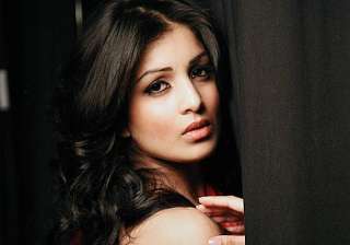 ayushmann khurrana is very understanding pallavi... ayushmann khurrana is very understanding pallavi...