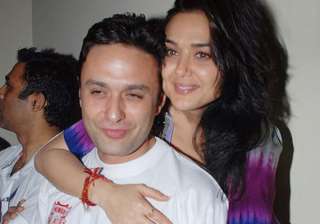 i applaud preity s decision stand by her santoshi... i applaud preity s decision stand by her santoshi...