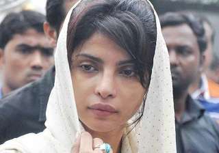 priyanka back in mumbai for dad s death... priyanka back in mumbai for dad s death...