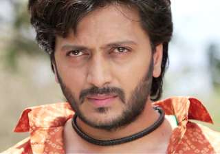 riteish deshmukh breaks his own shallows ek... riteish deshmukh breaks his own shallows ek...