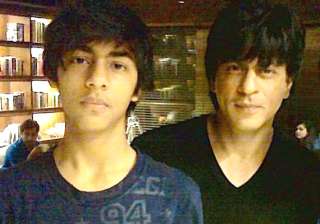 shah rukh khan shows love for son on twitter see... shah rukh khan shows love for son on twitter see...