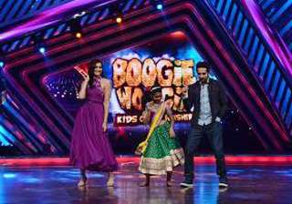 sonam ayushmann moved by acts on boogie woogie -... sonam ayushmann moved by acts on boogie woogie -...