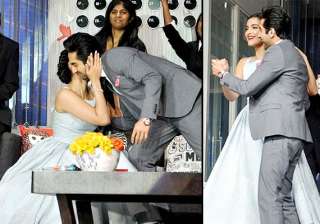 sonam ayushmann get touchy during bewakoofiyaan... sonam ayushmann get touchy during bewakoofiyaan...