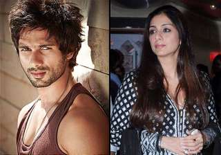 no katrina deepika priyanka...shahid to romance... no katrina deepika priyanka...shahid to romance...