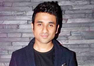 vir das gets emotional over playing rishi kapoor... vir das gets emotional over playing rishi kapoor...