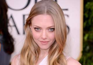 amanda seyfried gets cosy with justin long -... amanda seyfried gets cosy with justin long -...