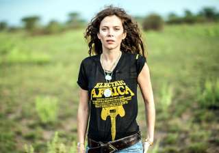 anna friel s experience with gorilla - India TV anna friel s experience with gorilla - India TV
