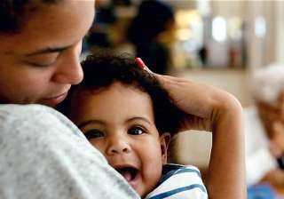 beyonce connected with baby during delivery view... beyonce connected with baby during delivery view...