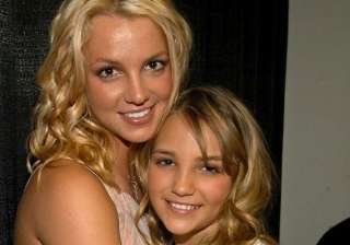 britney spears looked after sister jamie lynn... britney spears looked after sister jamie lynn...