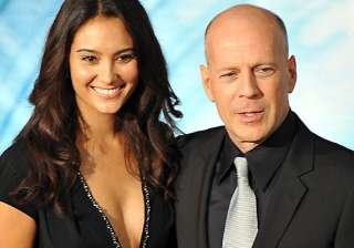 bruce willis wife scolds him for his stunts -... bruce willis wife scolds him for his stunts -...