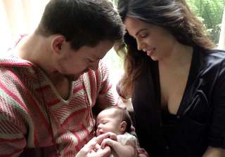 tatum entertains daughter with beatboxing - India... tatum entertains daughter with beatboxing - India...