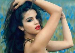 confidence is most attractive about women selena... confidence is most attractive about women selena...