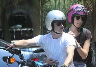 confident girls are easier to be with josh... confident girls are easier to be with josh...