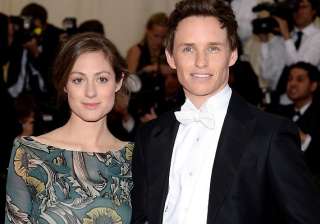 eddie redmayne engaged to girlfriend hannah... eddie redmayne engaged to girlfriend hannah...