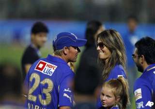 elizabeth hurley loves shane warne for his wit... elizabeth hurley loves shane warne for his wit...