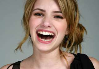 emma roberts in love with blonde look - India TV emma roberts in love with blonde look - India TV
