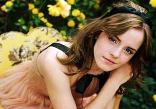 emma watson tops world s best dressed poll -... emma watson tops world s best dressed poll -...
