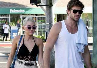 hemsworth s family supports his split from cyrus... hemsworth s family supports his split from cyrus...
