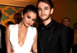 selena gomez on cloud nine with zedd - India TV selena gomez on cloud nine with zedd - India TV