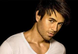 iglesias joins sports stars for restaurant... iglesias joins sports stars for restaurant...