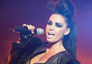 katie price wants hit music career - India TV katie price wants hit music career - India TV