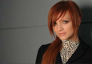 pregnant ashlee simpson flaunts baby bump in... pregnant ashlee simpson flaunts baby bump in...