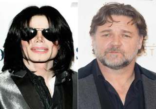 russell crowe recalls getting prank calls from... russell crowe recalls getting prank calls from...