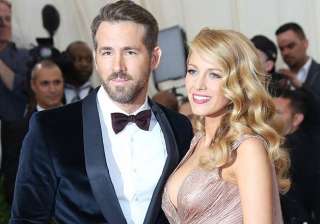 ryan reynolds gushes over newborn daughter -... ryan reynolds gushes over newborn daughter -...